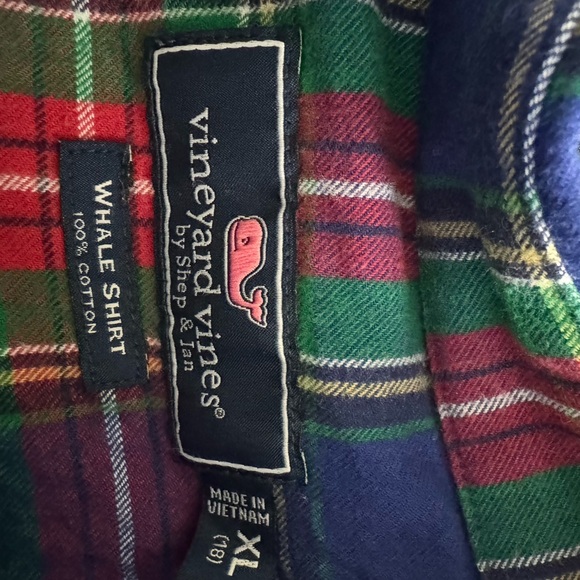 Vineyard Vines - 3 pack - Boys XL button down shirts - Picture 3 of 7